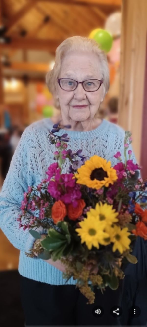 Obit_Picture_for_Rosaline_DeYoung_cropped.JPG